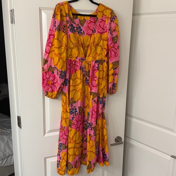 FARM Rio Flowers Garden Midi Dress - Picture 9 of 9